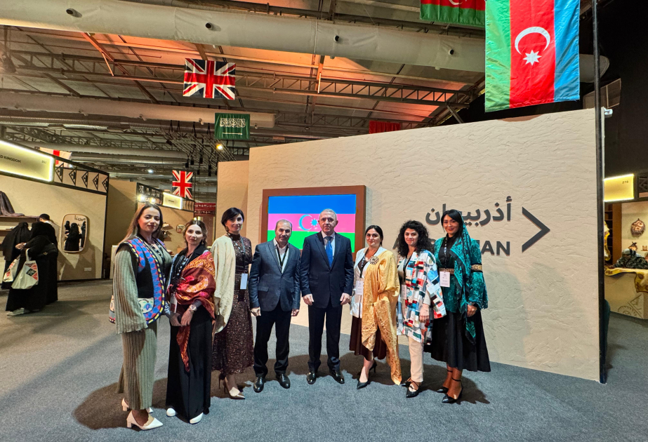 عرض نماذج الحرف التقليدية الأذربيجانية في الأسبوع السعودي الدولي للحرف اليدوية