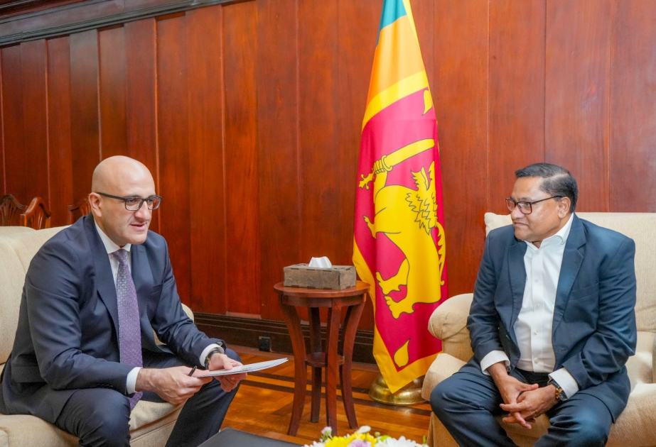 Azərbaycan səfiri etimadnaməsini Şri-Lanka Prezidentinə təqdim edib