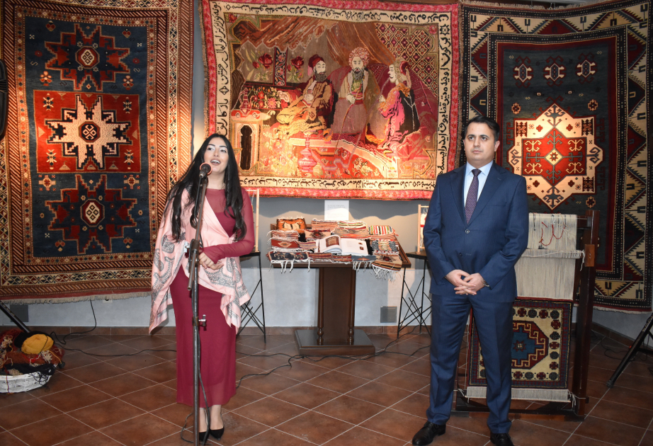 Tbilisidə Azərbaycan xalçalarının sərgisi açılıb