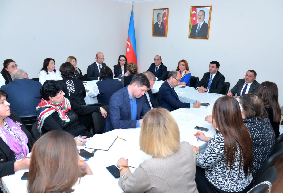 Sabunçu rayonunda məktəb direktorları ilə görüş olub