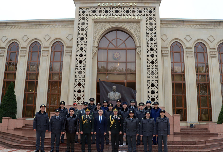 Uzbek servicemen visit Azerbaijan Cultural Center