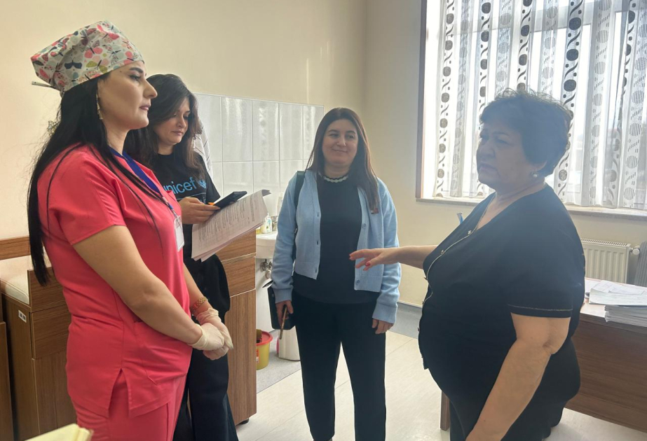 UNICEF-in nümayəndələri Naxçıvan xəstəxanalarında immunizasiya proqramlarının icra səviyyəsini qiymətləndirir