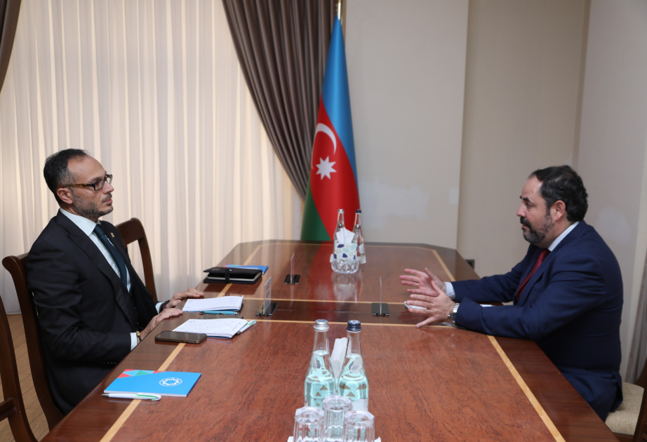 Carlos Sánchez: “Es importante cumplir el derecho internacional sobre el retorno de los oriundos de Azerbaiyán Occidental”
