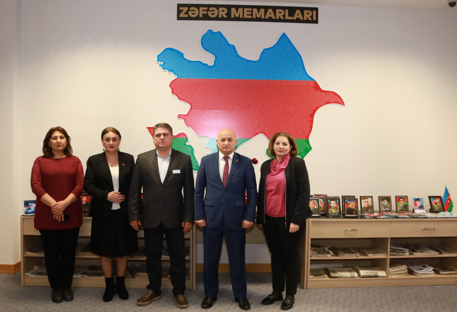 MEK-də EBSCO məlumat bazasının xidmətlərində olan yeniliklər müzakirə edilib