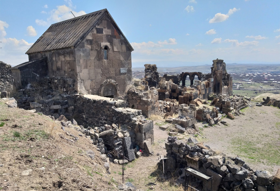 Находящаяся под угрозой разрушения крепость Уши в Западном Азербайджане