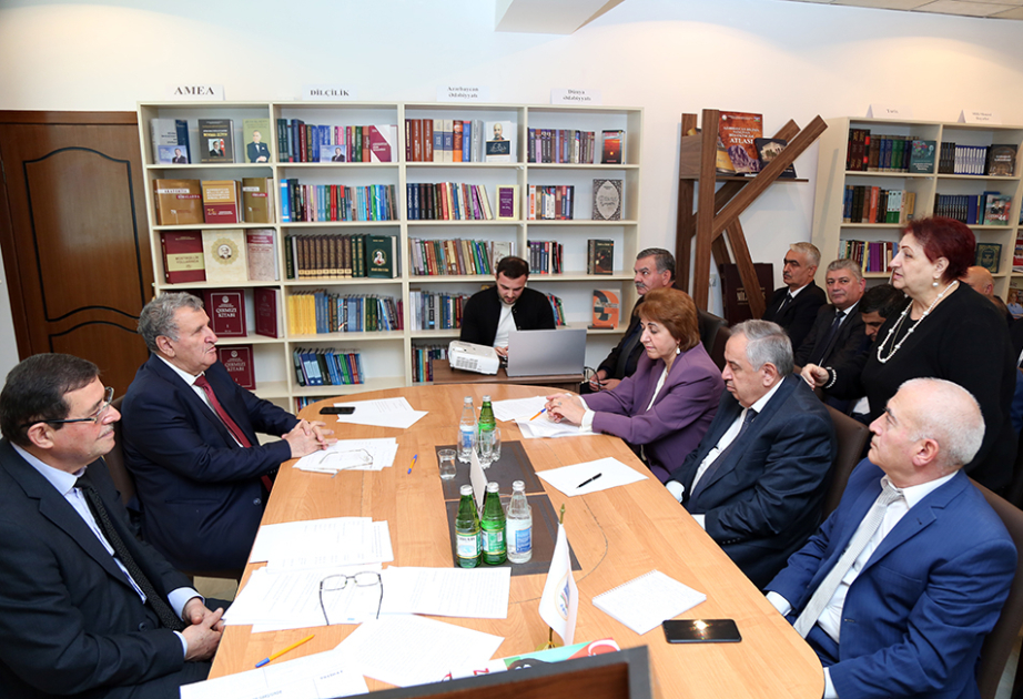 AMEA-nın prezidenti Lənkəran Regional Elmi Mərkəzinin hesabat iclasında iştirak edib