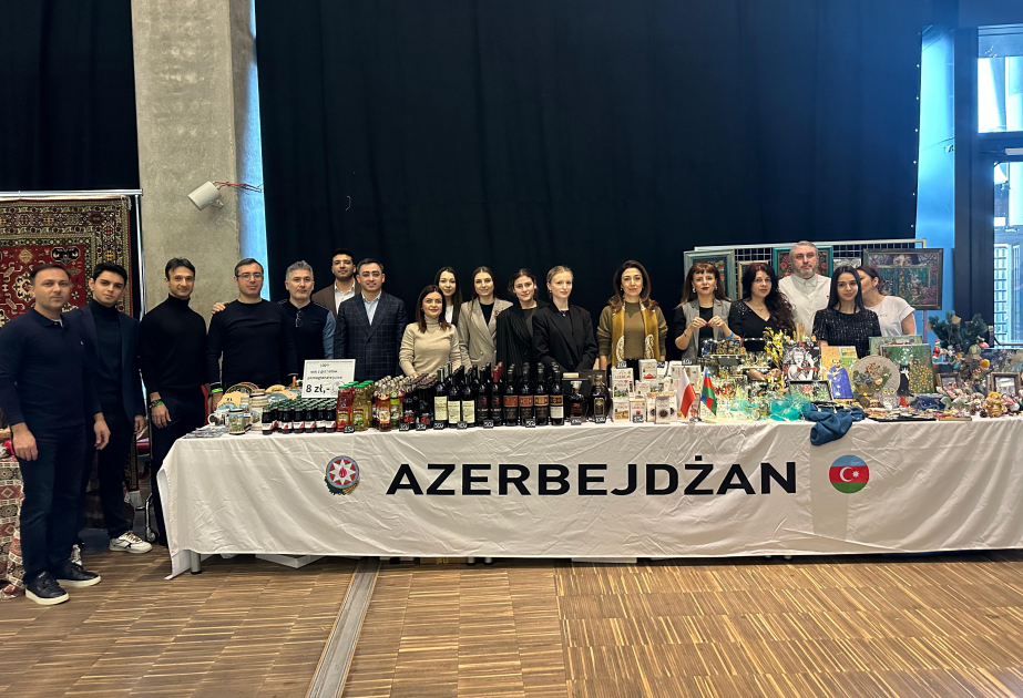 Azərbaycan Varşavada keçirilmiş ənənəvi beynəlxalq xeyriyyə bazarında təmsil olunub