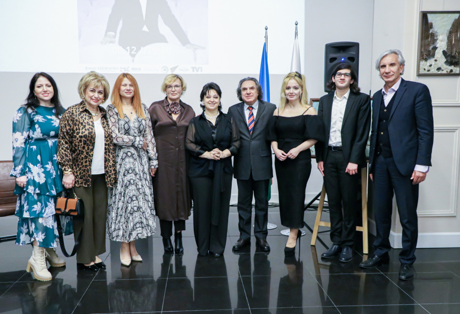 Bakıdakı Rus evində Azərbaycanın Xalq artistinin yaradıcılıq gecəsi keçirilib