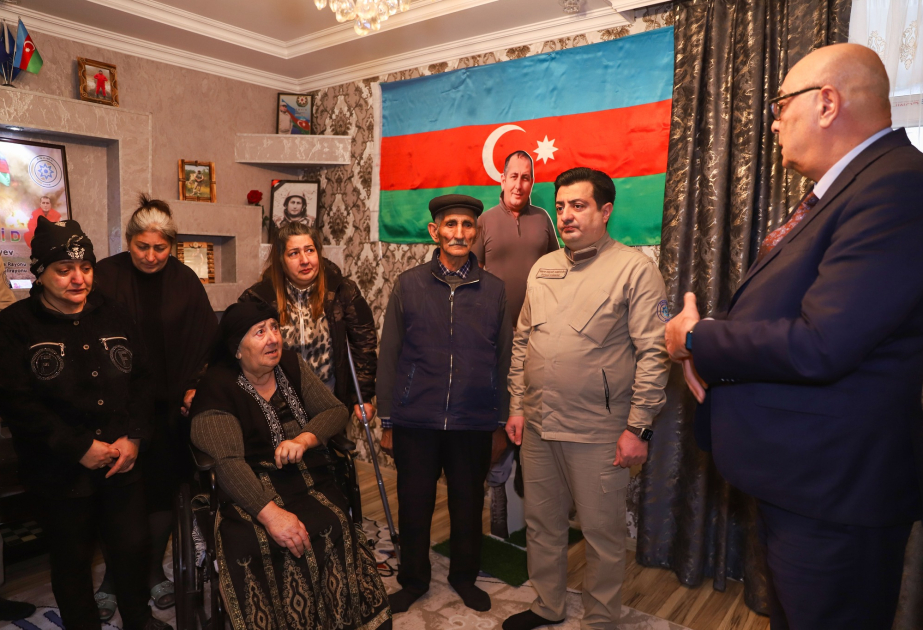 Ölümündən sonra təltif olunan ANAMA əməkdaşının medalı ailəsinə təqdim edilib