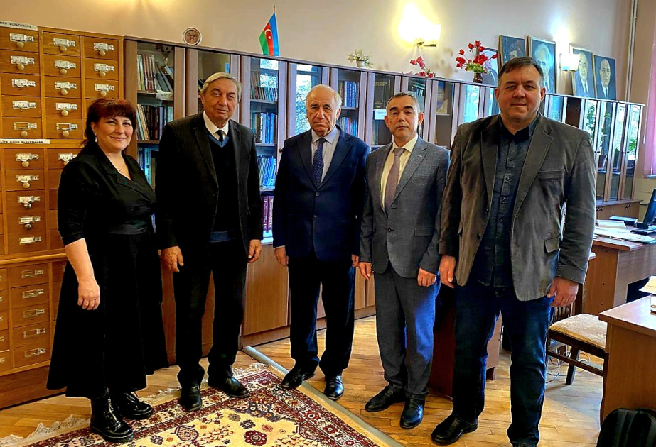 Tatarıstanlı alimlər Əlyazmalar İnstitutunda tədqiqat aparıblar