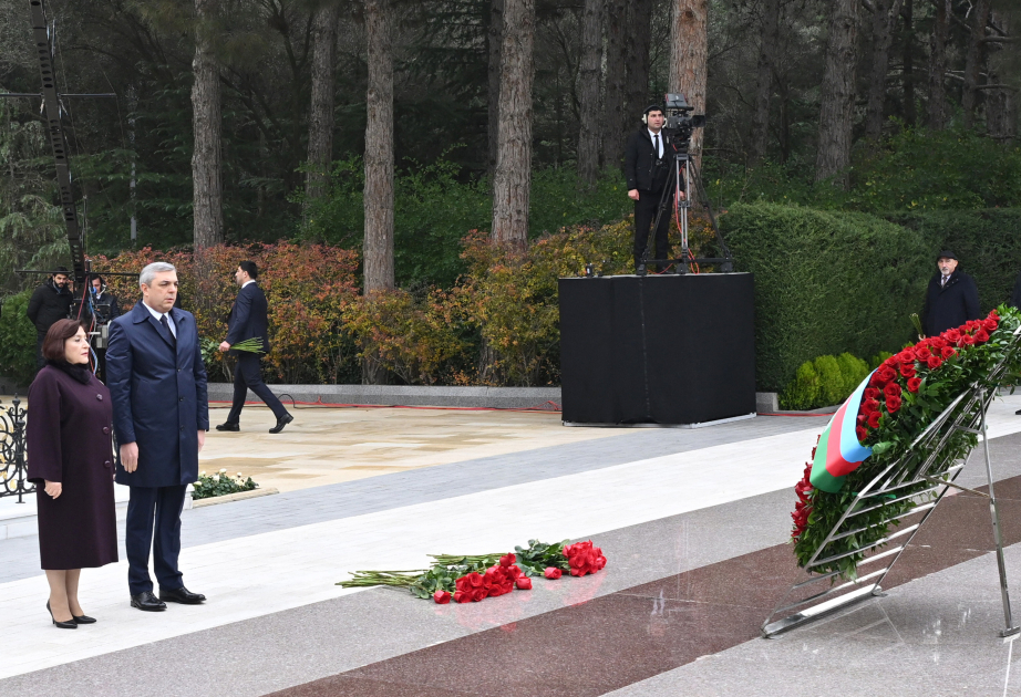 Des représentants d'État et de gouvernement rendent hommage à la mémoire du Leader national