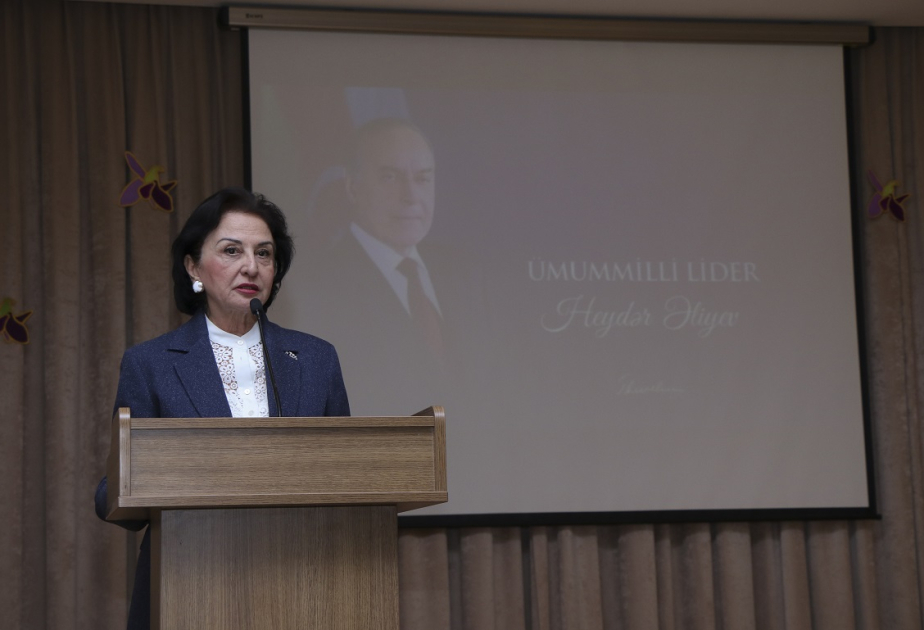AzMİU-da Ulu Öndərin memarlıq sahəsinə olan qayğısından danışılıb