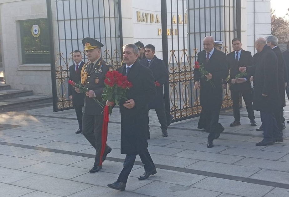 Ankarada səfərdə olan Azərbaycan nümayəndə heyəti Heydər Əliyevin xatirəsini ehtiramla anıb