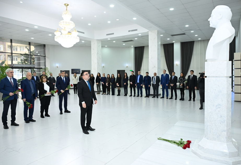 Коллектив АЗЕРТАДЖ почтил память великого лидера ВИДЕО