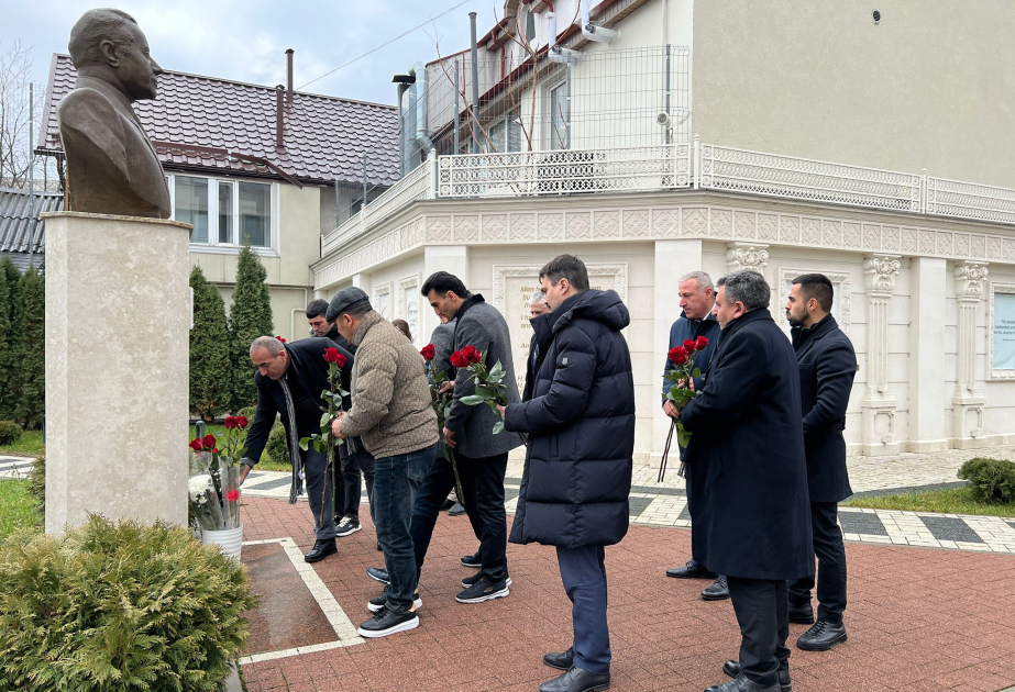 Kişineuda Ümummilli Lider Heydər Əliyevin əziz xatirəsi anılıb