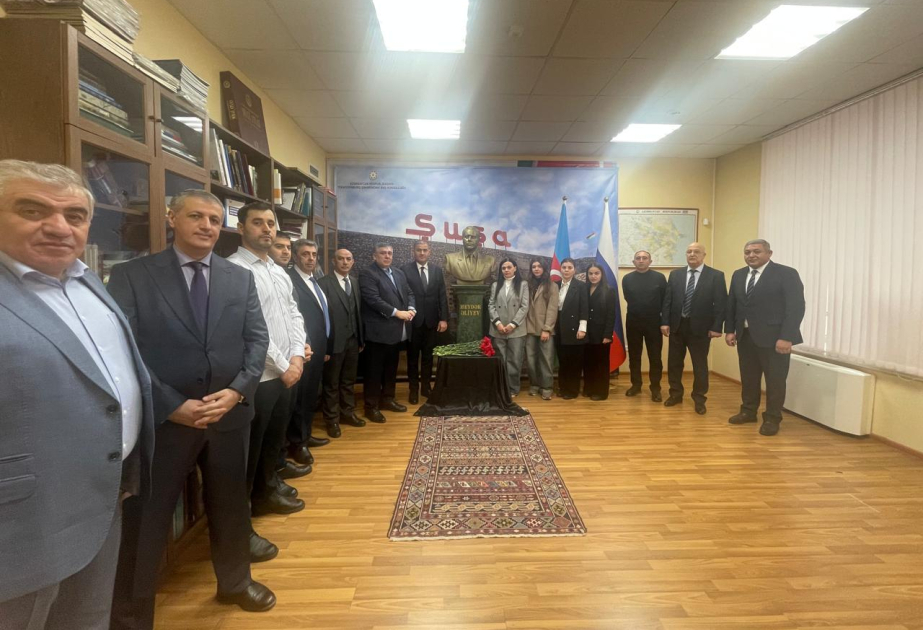 Yekaterinburqda da Ulu Öndər Heydər Əliyevin xatirəsi anılıb