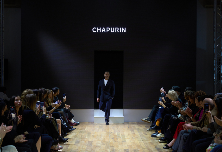 Un desfile privado de la colección del diseñador ruso se convirtió en un brillante final de la 17ª temporada de la Semana de la Moda de Azerbaiyán