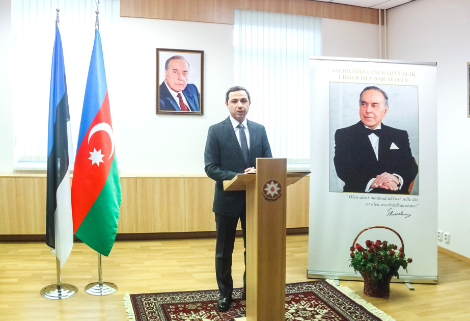 Estoniyada Ümummilli Lider Heydər Əliyevin xatirəsi anılıb