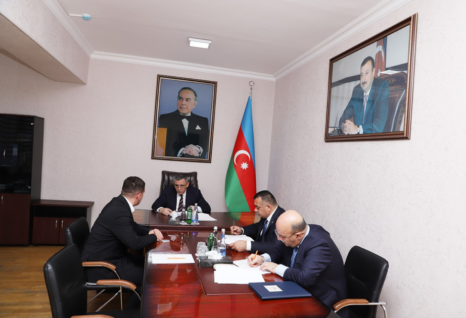 Dövlət Xidmətinin rəisi Gəncədə vətəndaşların müraciətlərini dinləyib