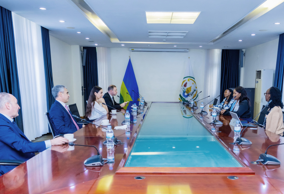 Leyla Aliyeva tient des réunions concernant les projets à mettre en œuvre au Rwanda
