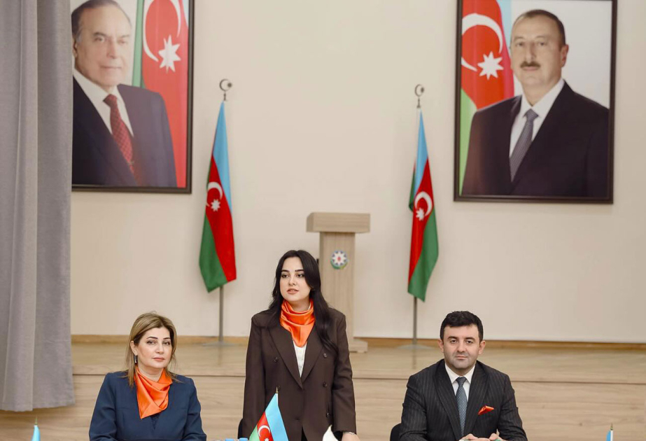 Bakıda məktəblilər erkən nikahın fəsadlarına dair maarifləndirilib