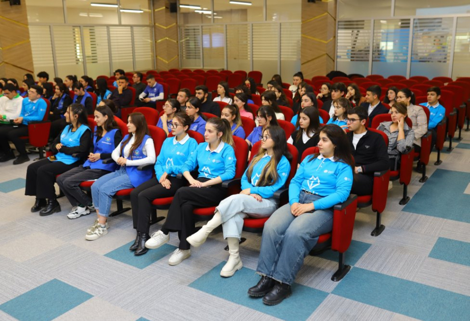 Naxçıvanda könüllülər üçün “Media Savadlılığı” mövzusunda təlim keçirilib