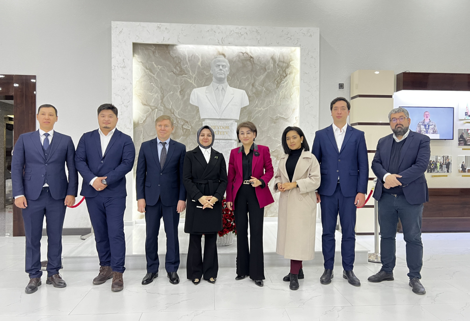 在媒体素养周框架内，阿塞拜疆媒体代表团访问阿新社