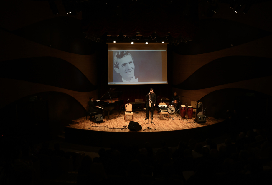 Xalq artisti Oqtay Ağayevin xatirəsinə həsr edilmiş konsert proqramı təqdim olunub