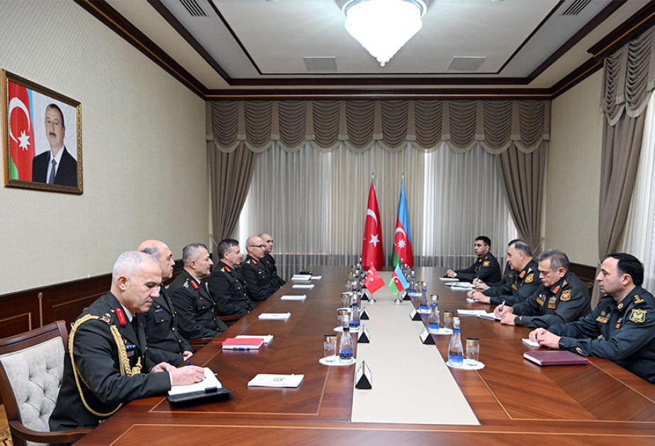 Azerbaijan, Türkiye discuss development of military cooperation