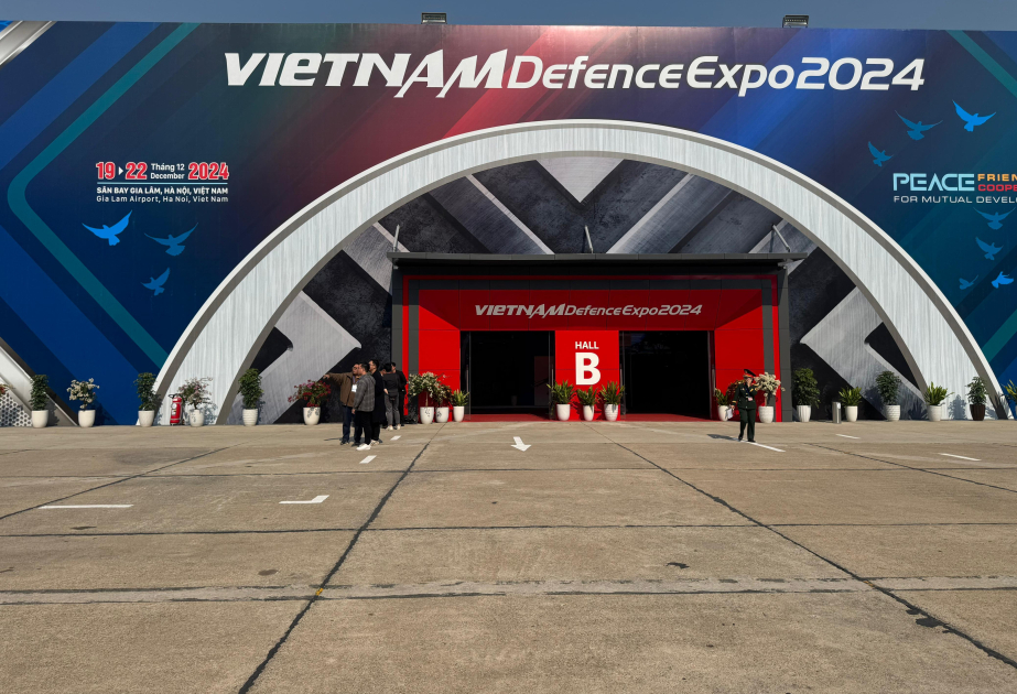 Delegation of Azerbaijan’s Ministry of Defense Industry attends Vietnam Defense Expo 2024