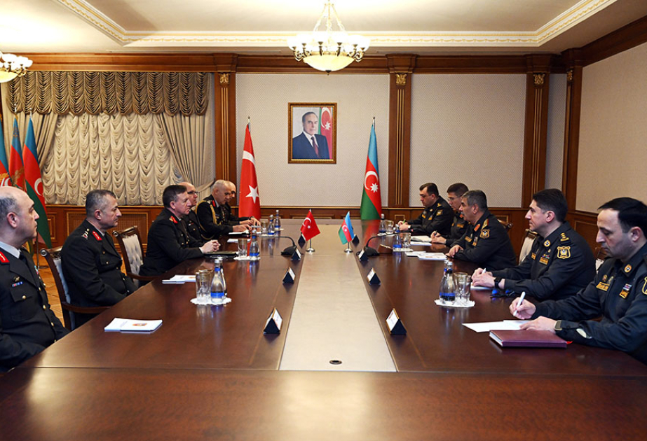 Azerbaijan Defense Minister receives Turkish delegation