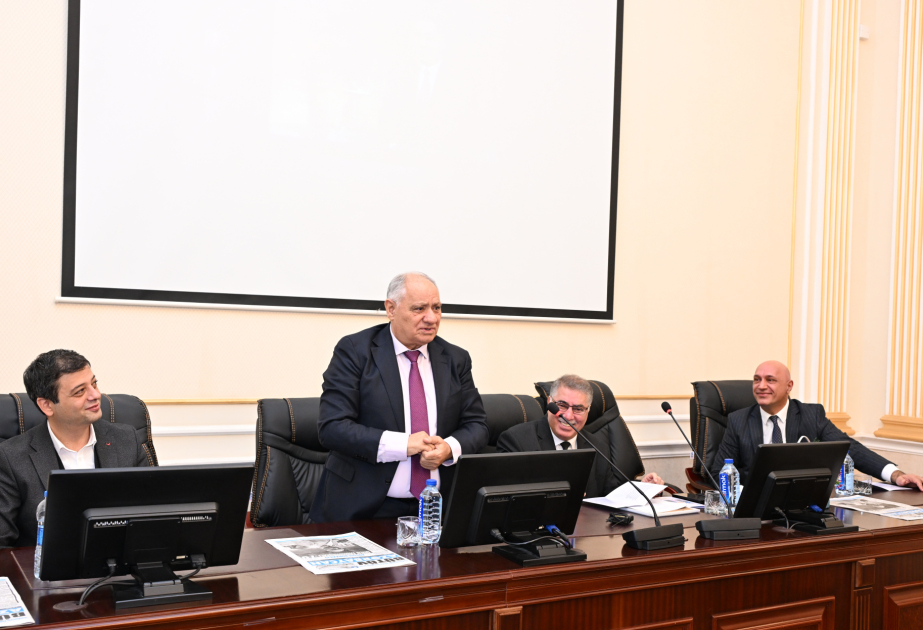 Dilçilik İnstitutunda professor Qulu Məhərrəmlinin 70 illik yubileyi qeyd olunub