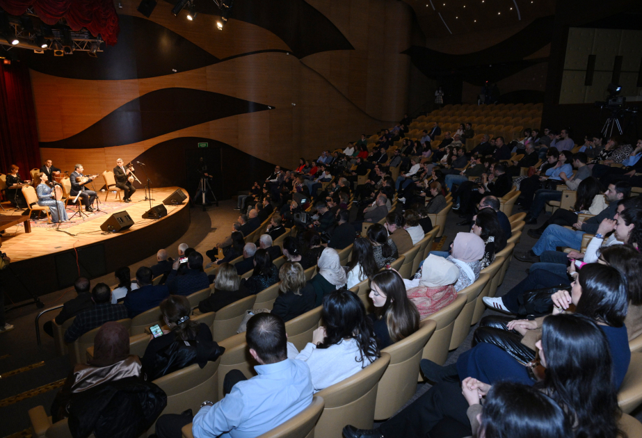 Beynəlxalq Muğam Mərkəzində Məhəmməd Füzulinin 530 illik yubileyinə həsr olunmuş ədəbi-bədii gecə keçirilib