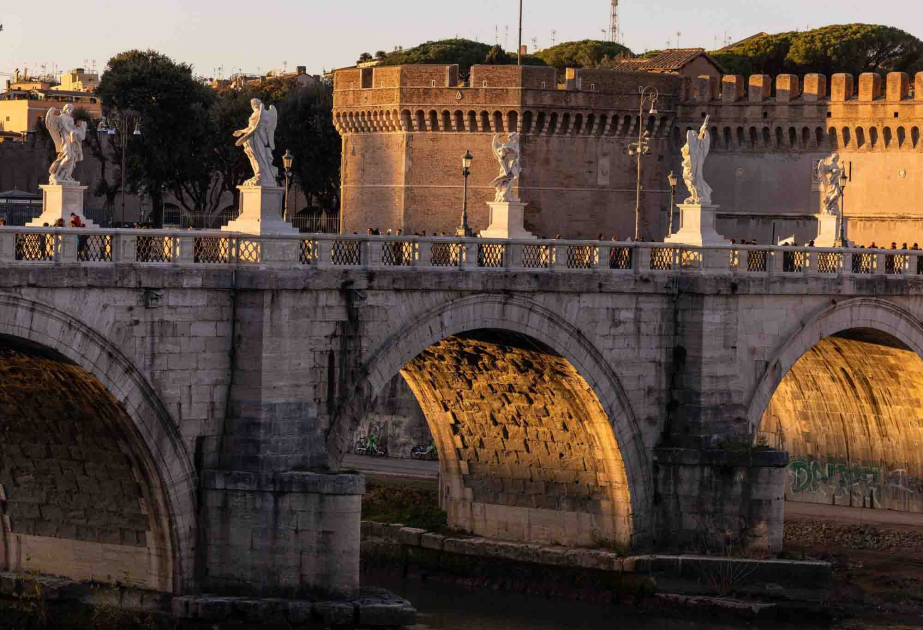 Romadakı “Sant'Angelo” körpüsündəki tarixi heykəllər bərpa olunub