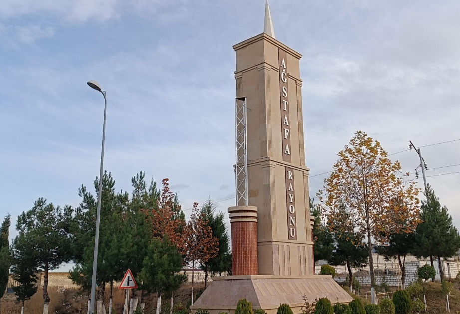 Ağstafada minik avtomobili aşıb, xəsarət alan var