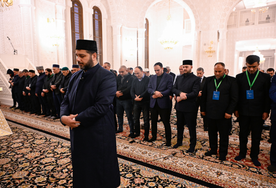 Heydər məscidində vəhdət namazı qılınıb