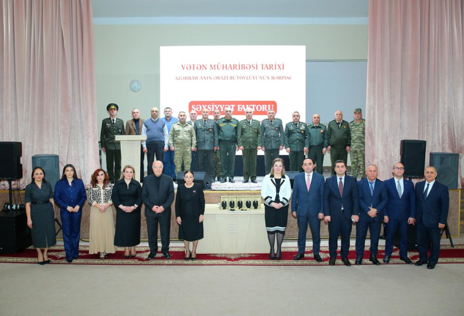 Binəqədi rayonunda “Vətən müharibəsinin tarixi. Azərbaycanın ərazi bütövlüyünün bərpası: Şəxsiyyət faktoru” kitabının təqdimatı keçirilib