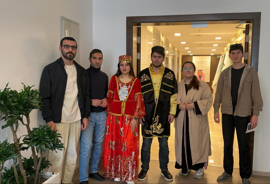 Azərbaycanlı tələbələr Kral Salman Ərəb Dili Akademiyasında mədəni təqdimat ediblər