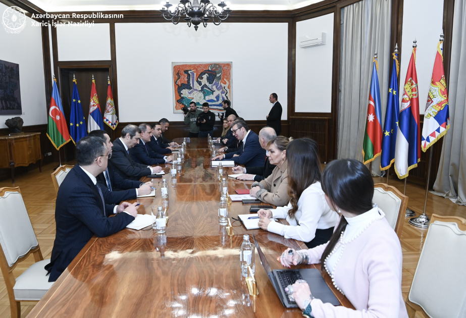 Canciller de Azerbaiyán abordó cuestiones de seguridad regional en una reunión con el Presidente de Serbia