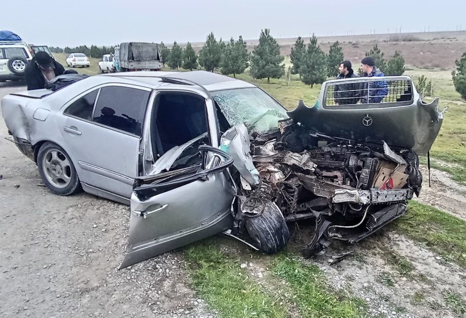 Hacıqabulda traktorla avtomobil toqquşub, yaralılar var VİDEO
