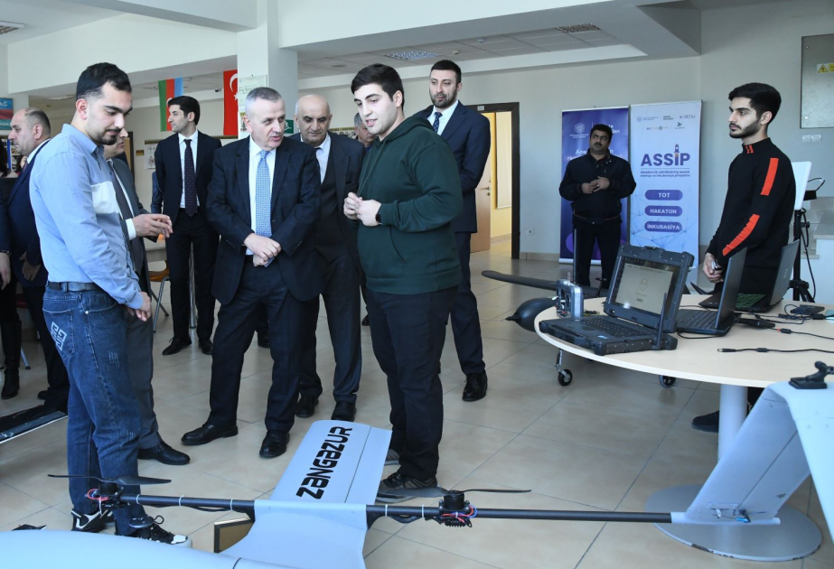 BMT rəsmisi: BMU-da tanış olduğum istedadlı gənc ixtiraçılar məni heyran etdi