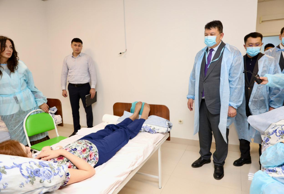 نائب رئيس الوزراء الكازاخستاني زار المصابين جراء تحطم الطائرة الأذربيجانية في أكتاو
