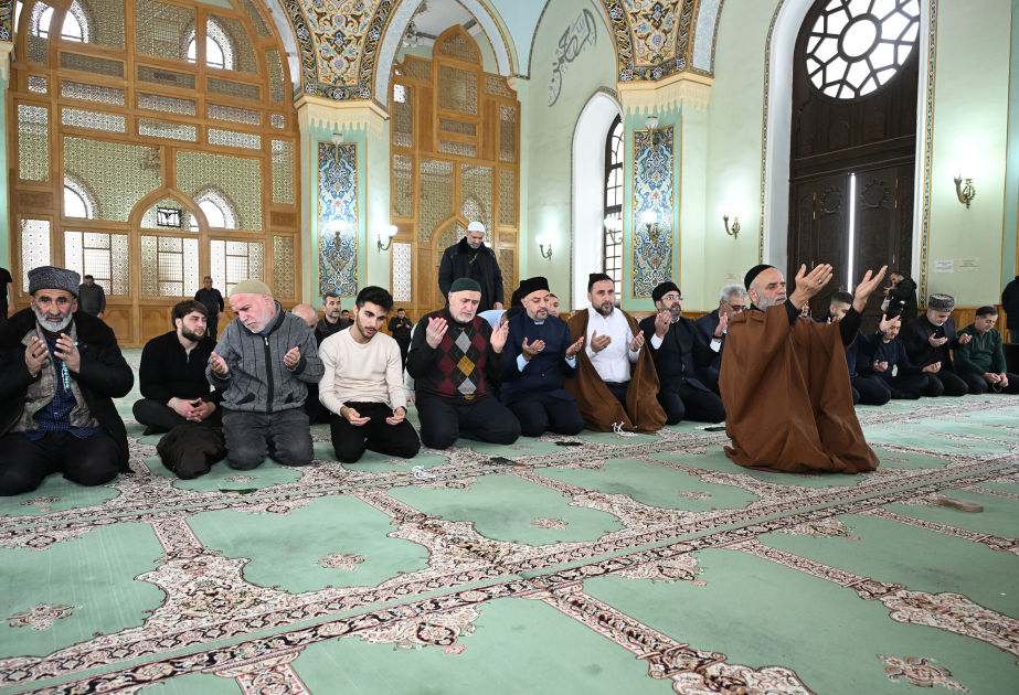 Azərbaycanın bütün məscidlərində təyyarə qəzasının qurbanlarının ruhuna “Qurani-Kərim”dən ayələr oxunub VİDEO