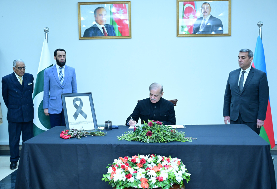 Pakistani Prime Minister Shehbaz Sharif visits Azerbaijani Embassy in Islamabad