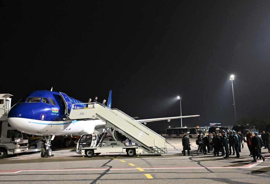 Entrega de los cuerpos de los cuatro fallecidos en el accidente del avión Embraer 190 desde Aktau a Bakú