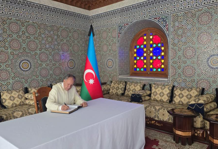 سفارة أذربيجان بالمغرب تفتح كتاب التعازي بمناسبة يوم الحداد