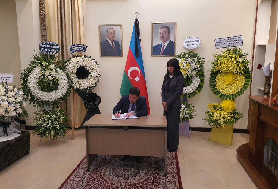 Vyetnamlılar Azərbaycan xalqının kədərini bölüşürlər