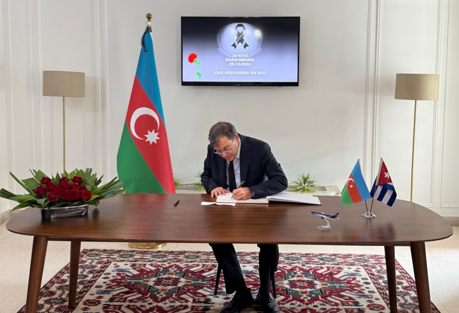 Se abre el Libro de Condolencias en la Embajada de Azerbaiyán en Cuba
