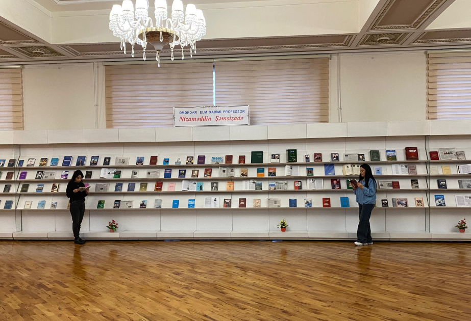 Əməkdar elm xadimi Nizaməddin Şəmsizadəyə həsr olunmuş kitab sərgisi açılıb