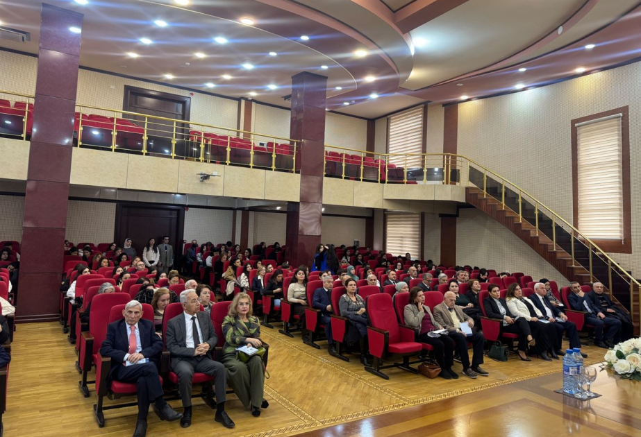Füzuli yaradıcılığı ilə bağlı elmi konfransda 40-dan çox məruzə dinlənilib